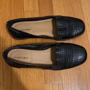 Comfort View Black Flats Size 9